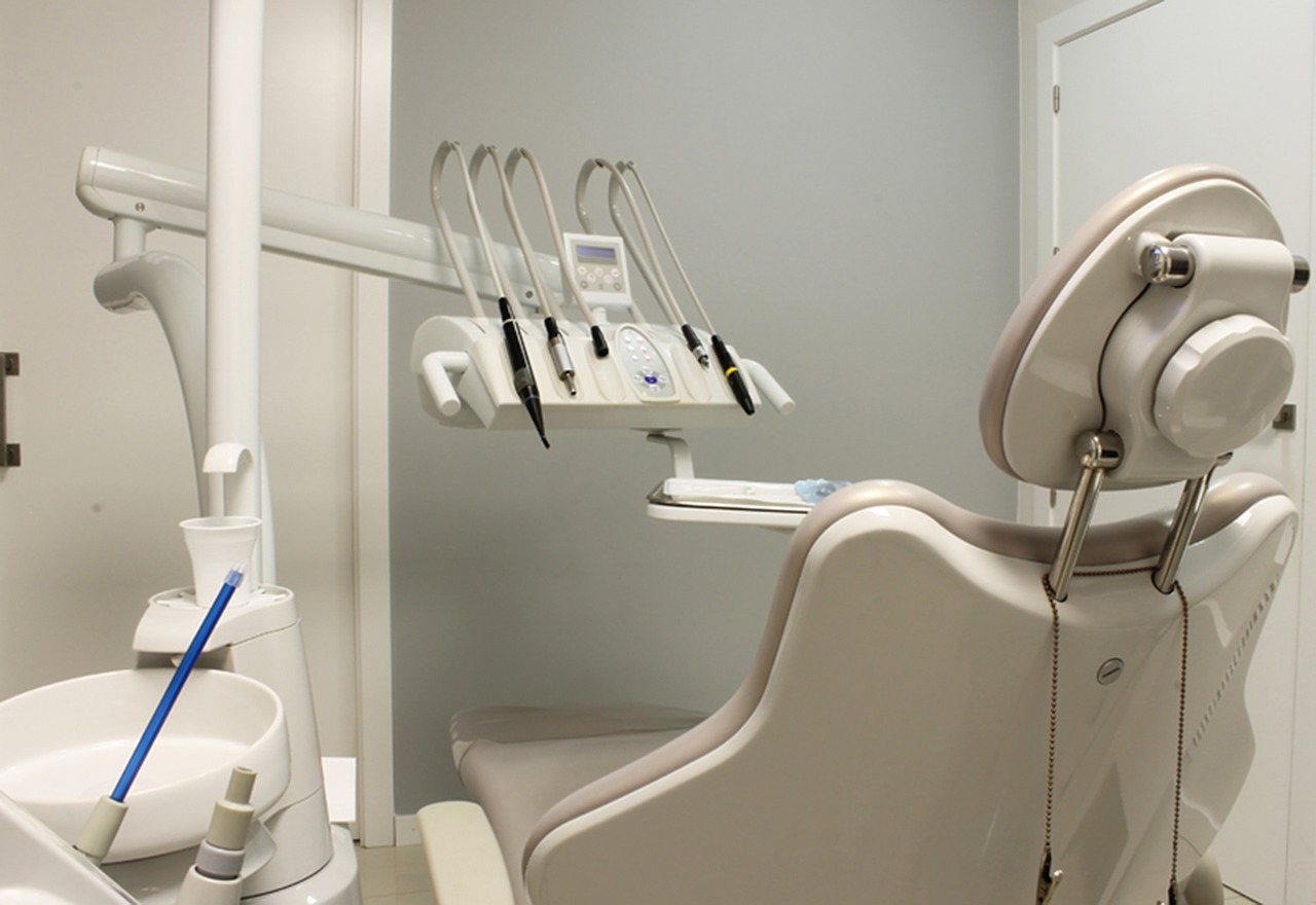 Znajdź najlepszego dla siebie dentystę – korona porcelanowa: jaka cena?  Dentysta w Warszawie